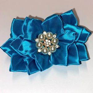 ELEGANT CLASSY STYLE WITH RHINESTONE HAIRCLIP - BLUE